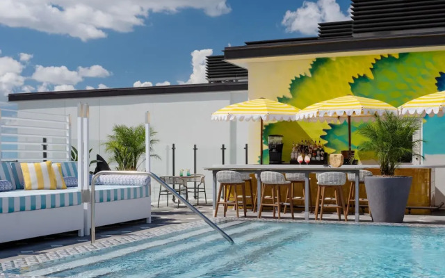 Moxy St. Petersburg Downtown