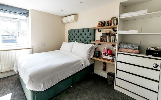 82A Dalston Lane Terrace