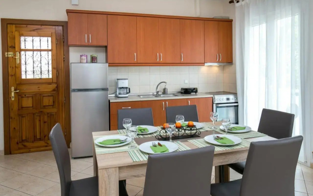 Mantos Apartment
