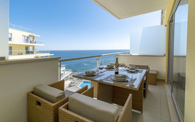 Iva's Panoramic Sesimbra - Trip2Portugal