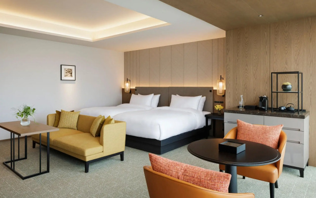 Tiad, Autograph Collection