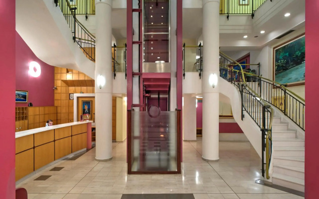 Angelika Pallas Hotel