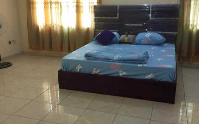 Royal Suites & Apartments