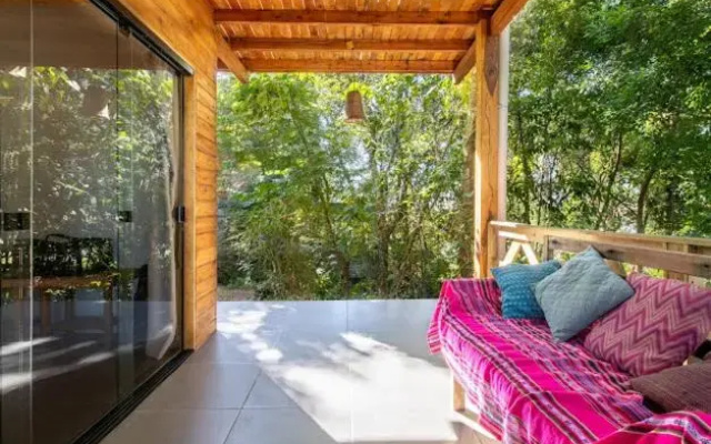 Cabana aconchegante em bombinhas.