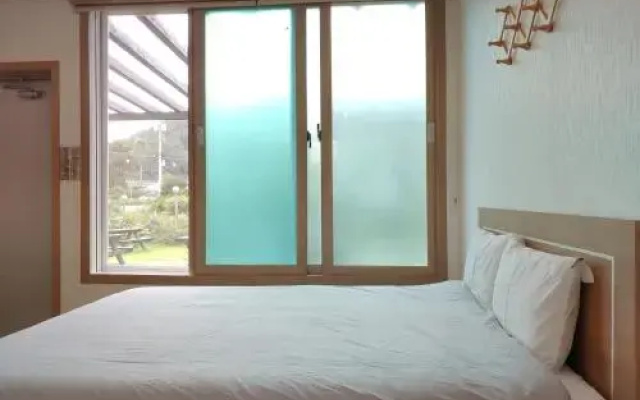 Jeju Oreum Pension