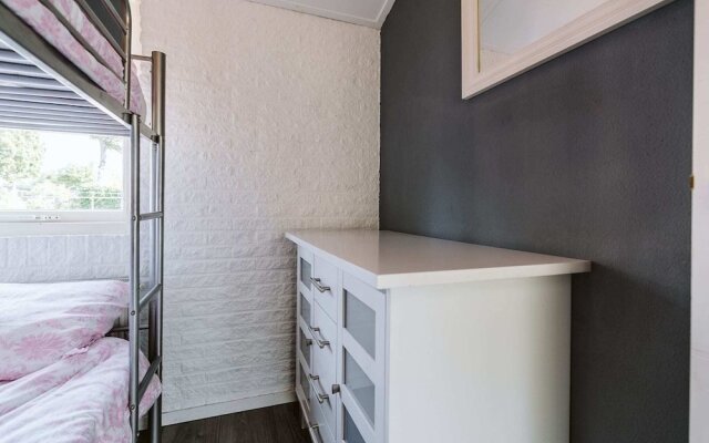 Beautiful Holiday Home in Ouddorp With Balcony