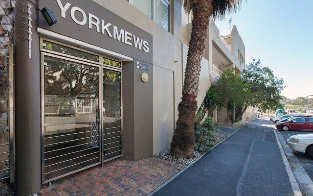 York Mews 14 by CTHA