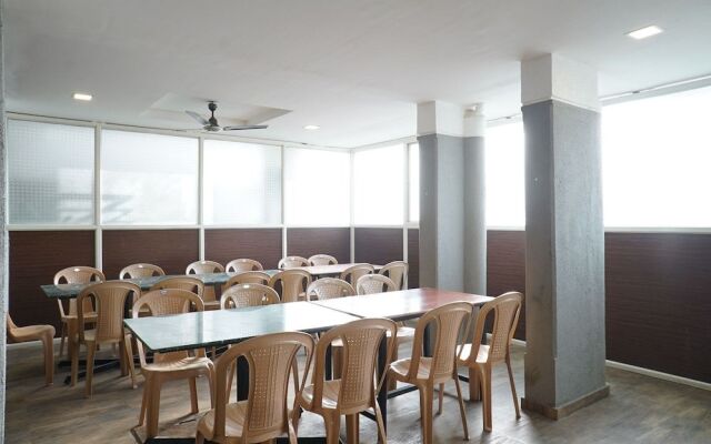 OYO 28029 Living Luxurious Studio Rooms