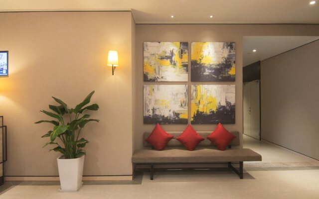 Motel (Shanghai Lujiazui Yushan Road Yuanshen Sports Center)