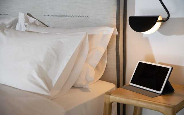 Iades Hotel