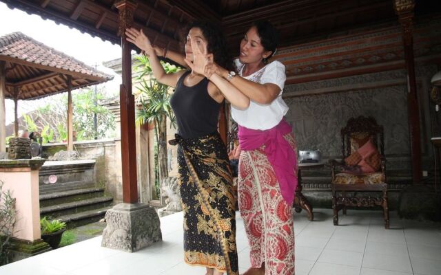 Oka Kartini Bungalows