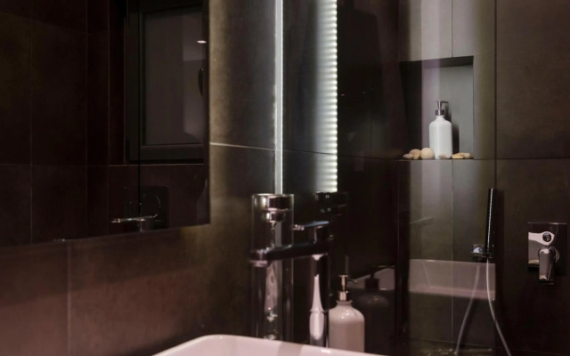 Ma Maison Nο 1, Penthouse, Acropolis and Lycabettus view, 15' to Acropolis by metro, 1' from Metro Station