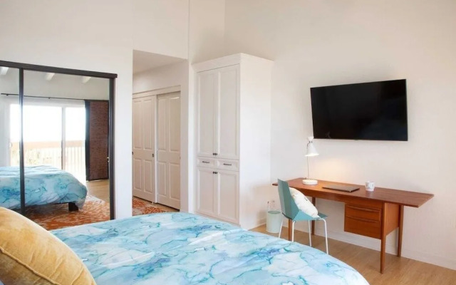 Sbtc324 2 Bedroom Condo by RedAwning