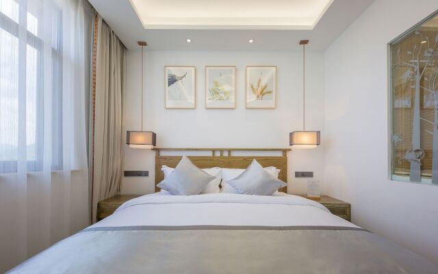 Floral Hotel Red Forest Yuyao