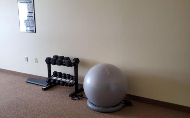 Edgewood Hotel & Suites