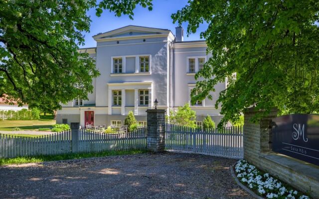Saka Manor