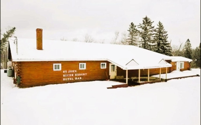 Love Hotels St John River by OYO at Fort Kent ME