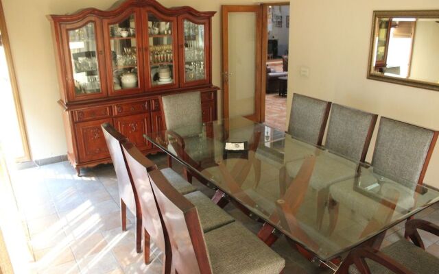 Malik's Villa Menage