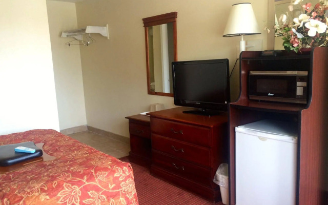 Red Carpet Inn Opelika