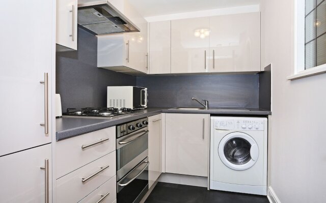 JOIVY Apartment Near The Royal Mile With Parking