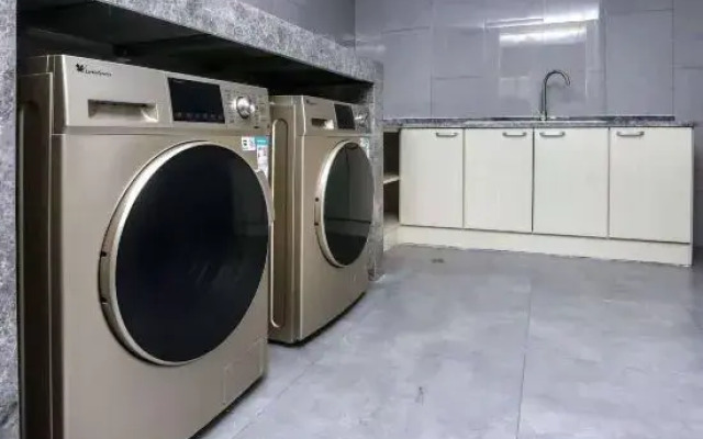 Qingmu Select Hotel (Danjin Road, Dongmen, Danyang)