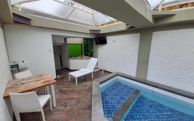 BAMBINA HOTEL -Adultos Somente