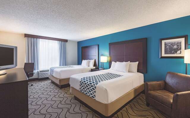 La Quinta Inn & Suites by Wyndham Central Point - Medford