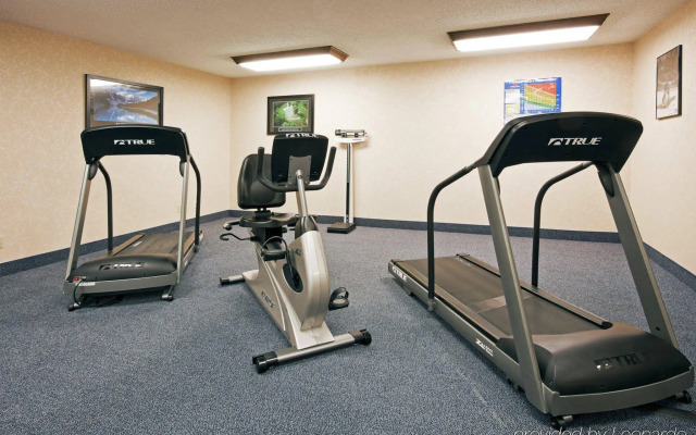 Country Inn & Suites by Radisson Auburn IN