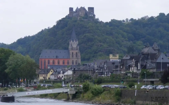 Elisabeth on the Loreley