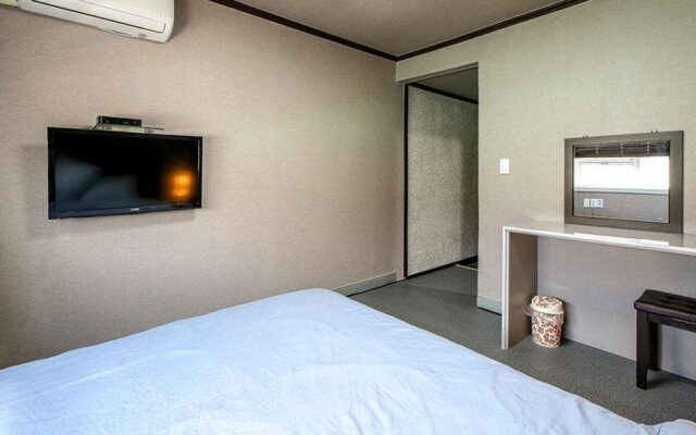 Seven Motel