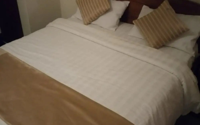 Skyline Hotel & Suites