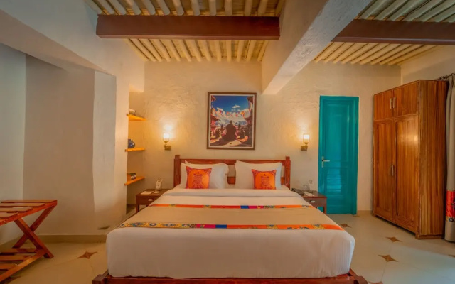 Tree of Life Birdsong Chalets