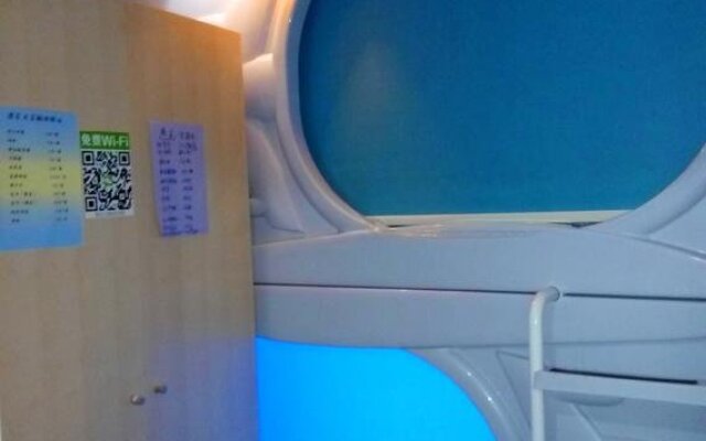 Meet Space capsule Youth Hostel