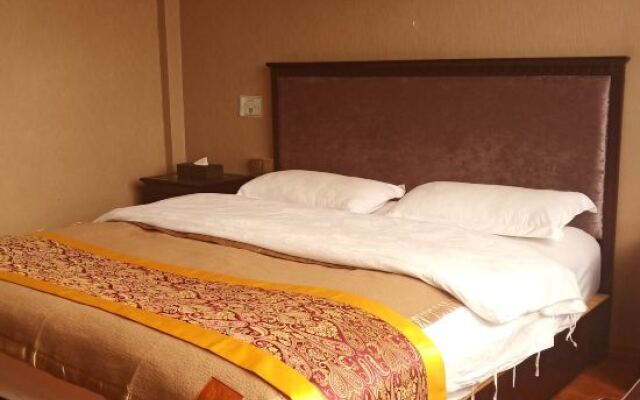 Gangbo Gongga Hotel
