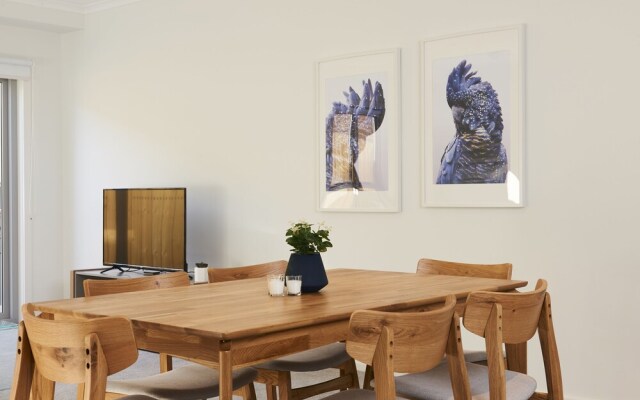Spacious and Bright 1 Bedroom Apartment