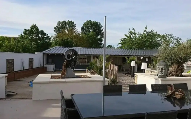 Majestic Villa in Nuaille-d'aunis With Sauna