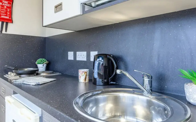Rooms & Studios for STUDENTS Only BOLTON