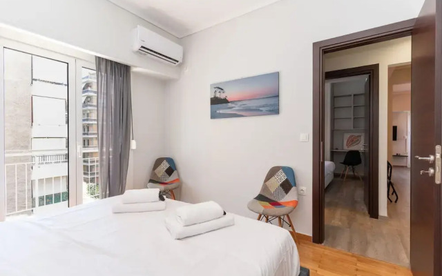 Sea Breeze Suite Next to Flisvos Marina