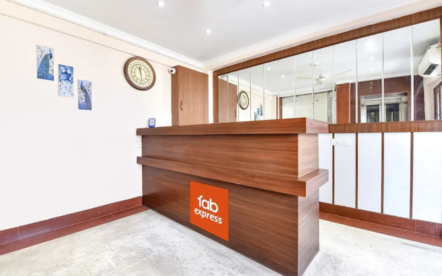 Hotel Central Plaza By OYO Rooms