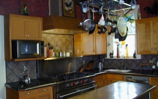 Robins Nest Bed & Breakfast