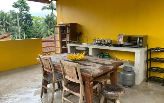 Apartamento com cachoeira no quintal