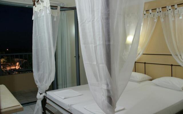 Golden Bay Hotel & Bungalows