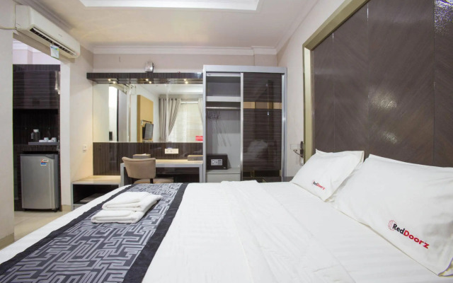 RedDoorz Plus near Pondok Indah Mall
