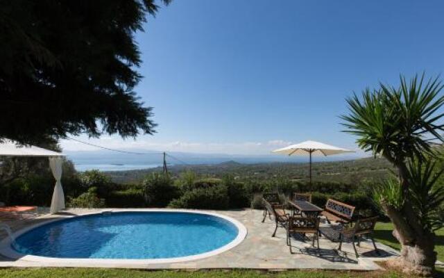 Villa Heaven's Knights 2 with private pool.