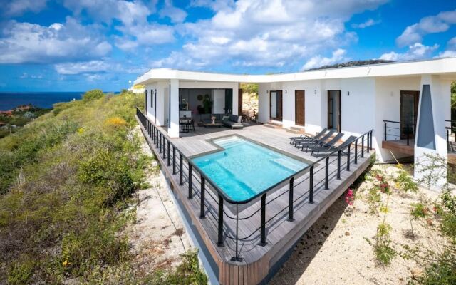 La Perla Chic Panoramic Designer Villa