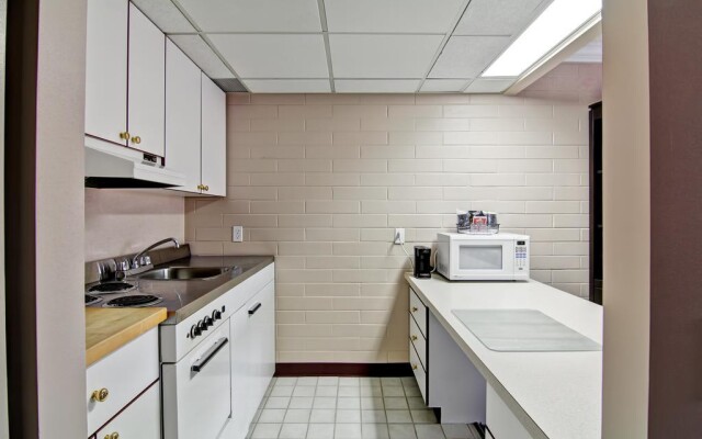 Travelodge by Wyndham Grande Prairie