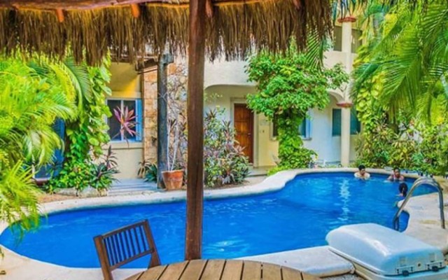 Magic, 1 block from Mamitas Beach by Tripintravel