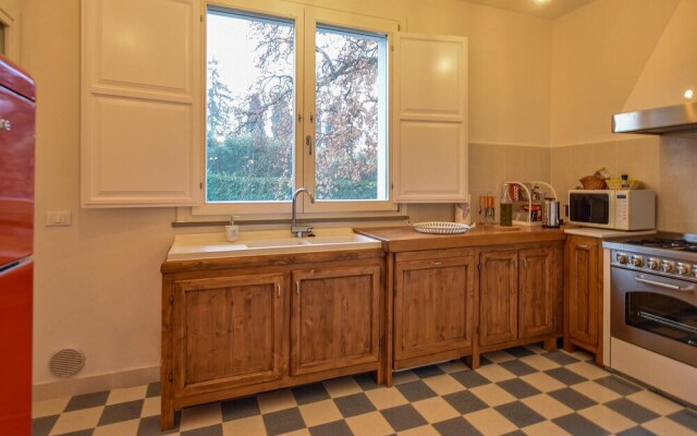 Stunning Home in Orentano With 2 Bedrooms and Wifi