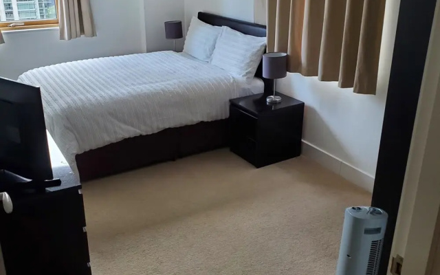 Captivating 2-bed Apartment in Canary Wharf London