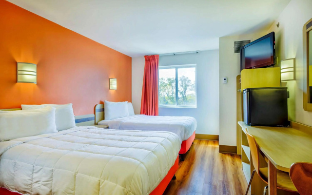 Motel 6 Burlington, ON - Toronto West - Oakville